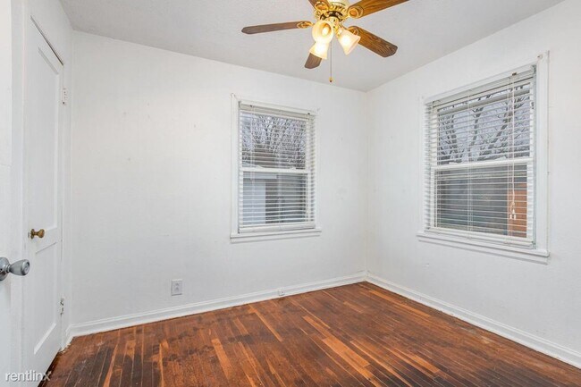 Building Photo - 2 br, 1 bath House - 1703 N Weller Ave