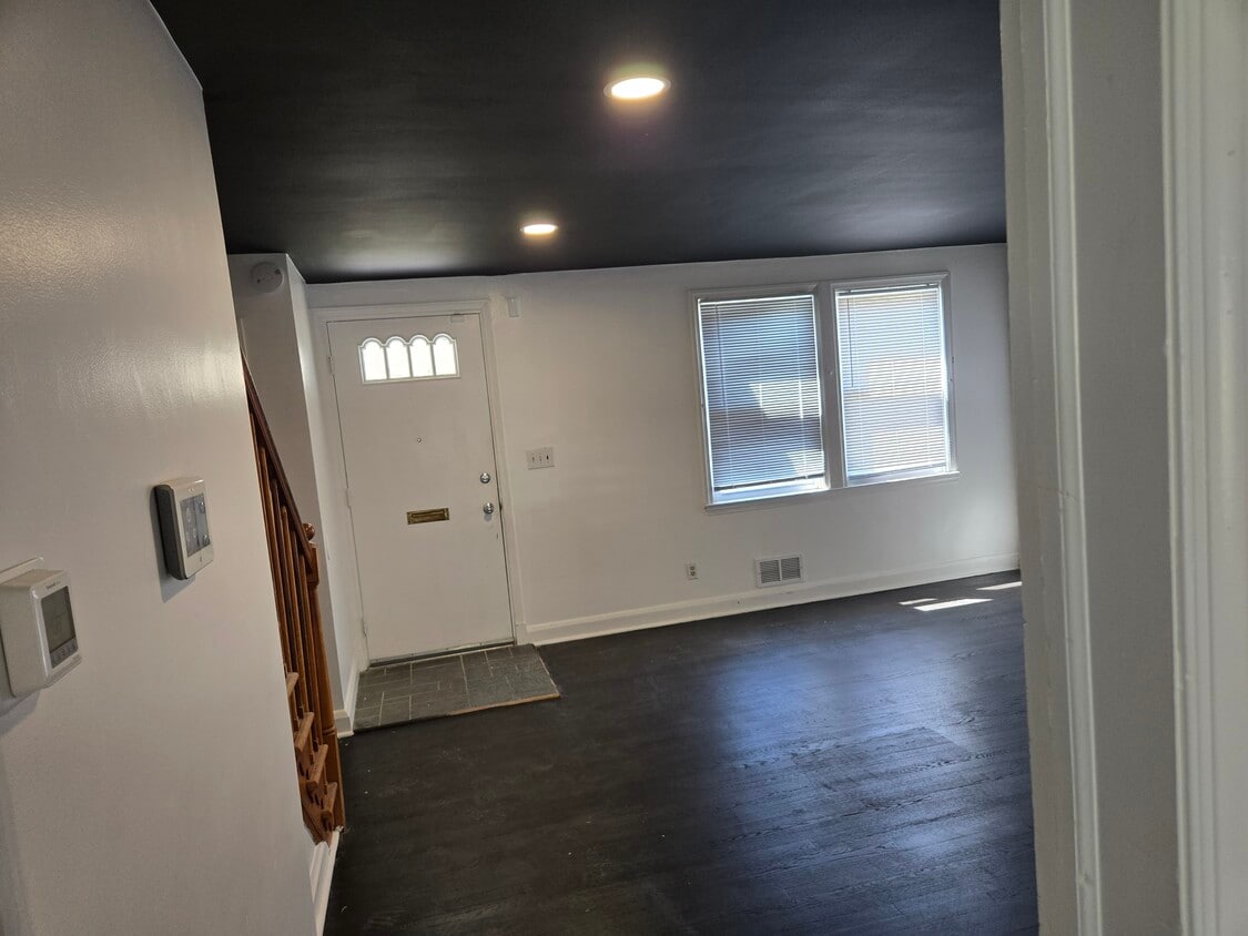 Primary Photo - 3518 Elmora Ave