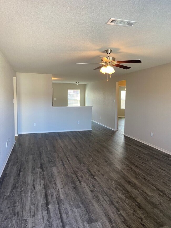 Building Photo - *Pre-leasing* Four Bedroom | Two Bath Home...