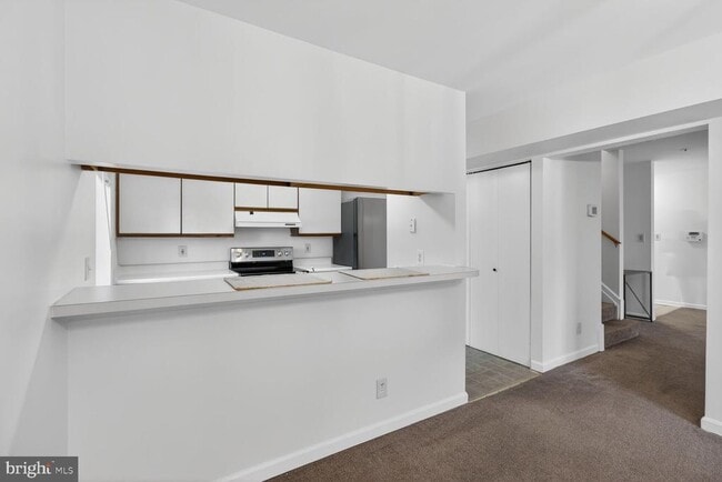 Foto del edificio - 4950 Columbia Rd