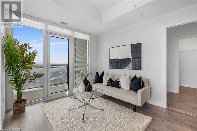 Building Photo - 60 Charles St W