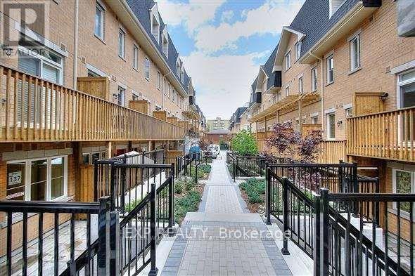 Photo du bâtiment - 370-370 Hopewell Ave