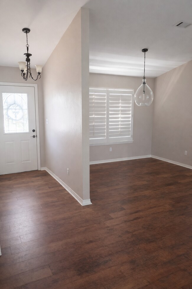 Foto del edificio - 3 Bedroom 2 Bath Home In Navarre