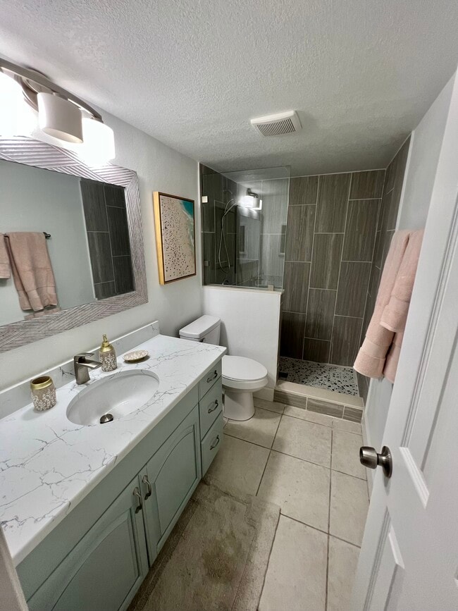 Foto del edificio - 409 Manatee Ct