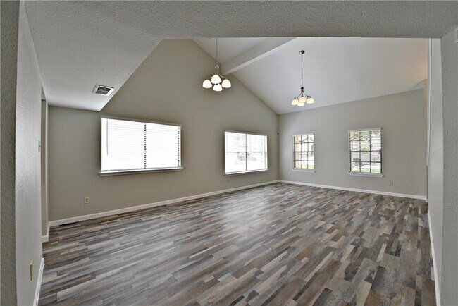 Building Photo - 13003 Sinton Ln