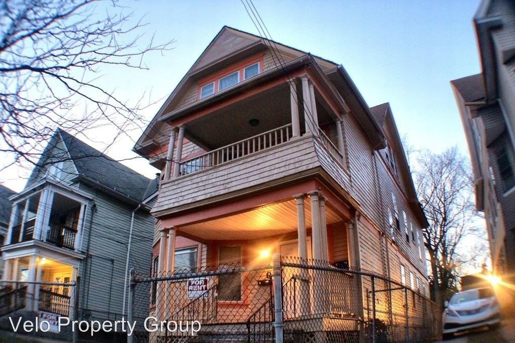 Primary Photo - 42-44 Carmel St