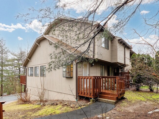 Building Photo - 27 Trailside Way