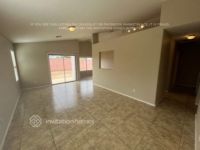 Building Photo - 15508 W Port Royale Ln