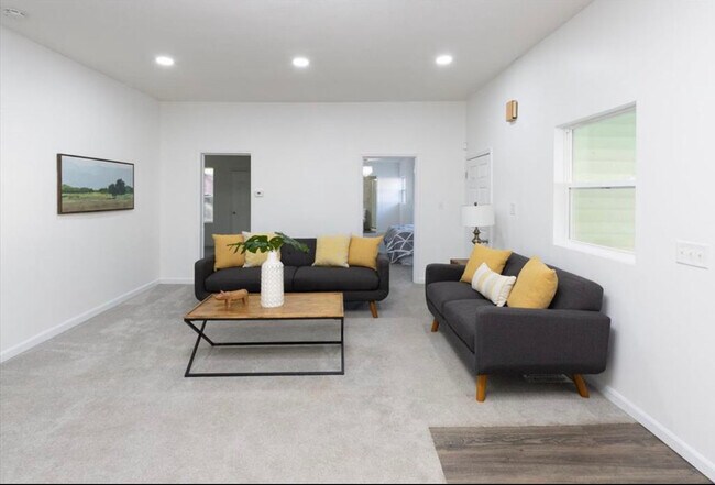 Foto del edificio - 1607 Logan St