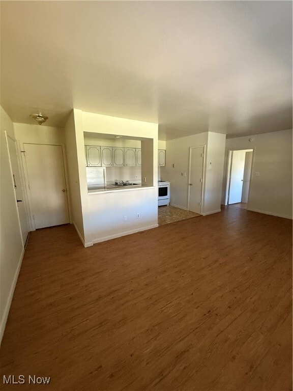 Building Photo - 640 Lakeside Dr