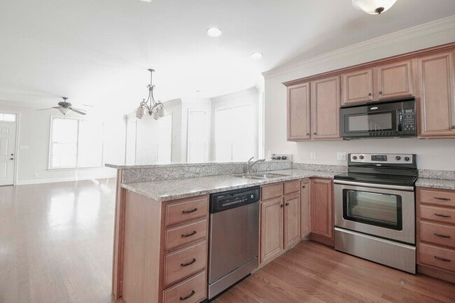 Building Photo - 128 Bogard Ln