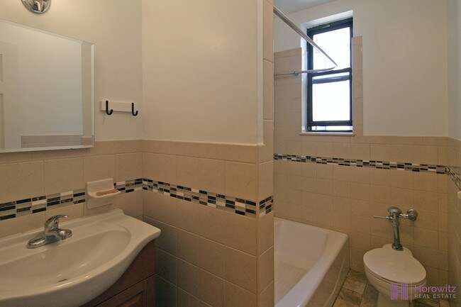 Foto del edificio - 3563 79th St
