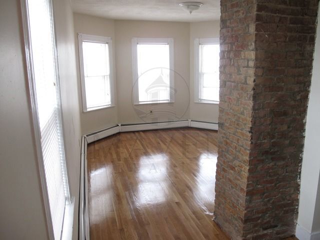 Building Photo - 66 Morton Ave