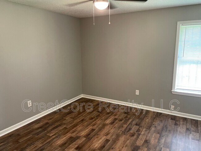Foto del edificio - 5259 Broken Oak Dr