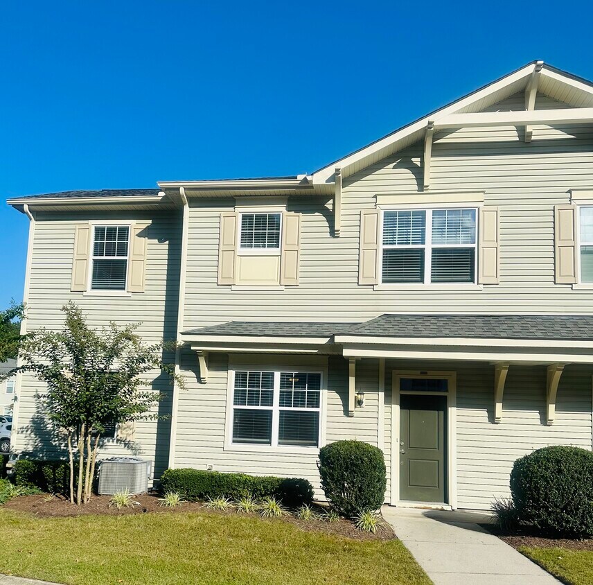 Primary Photo - 2449 Leytonstone Dr