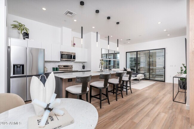 Foto del edificio - 4220 N 32nd St