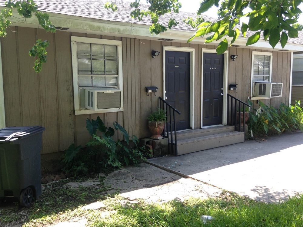 Primary Photo - 119 B Chenet Avenue