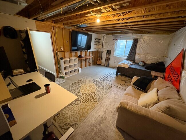 Foto del edificio - 491 Red Oak Dr