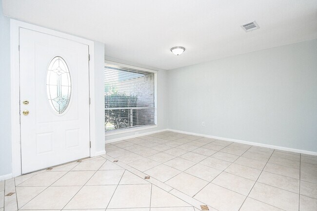 Foto del edificio - 2430 Long Reach Dr
