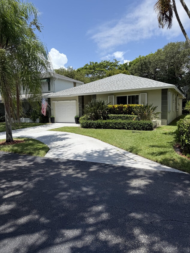 Primary Photo - 201 Del Rio Blvd