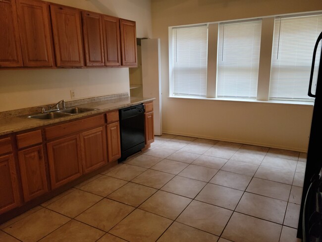 Foto del edificio - 6810 S Crandon Ave