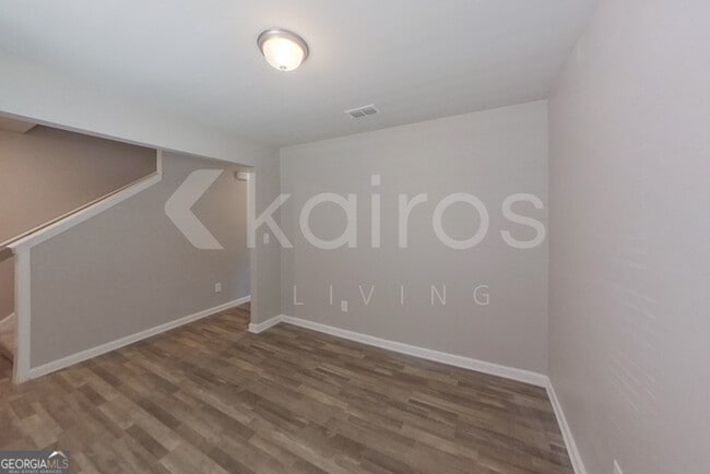 Building Photo - 214 York Ln