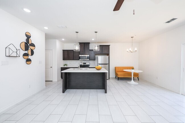 Building Photo - 9921 Borna