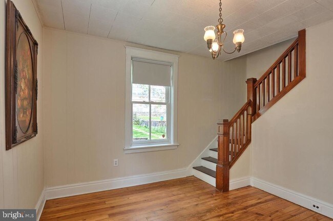 Building Photo - 29 E Areba Ave