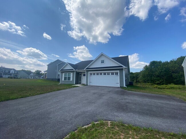 Building Photo - Coming Soon this Beautiful 3-bedroom rambl...