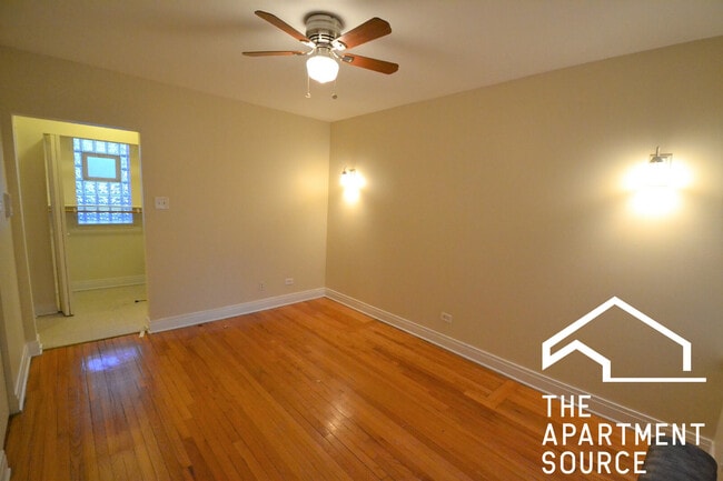 Foto del edificio - 4411 N Kenneth Ave