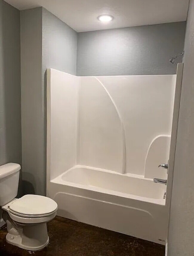 Foto del edificio - Charming 2 Bed, 1 Bath Apartment in Brookland, AR - Don't Miss Out!