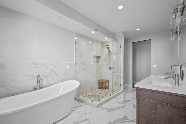 Building Photo - 17061 Sandra Lee Ln