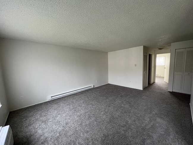 Building Photo - Pine Tree Lane Apartments