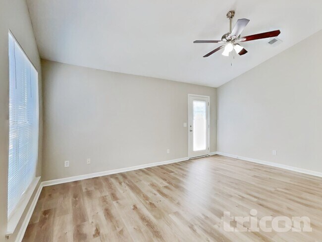 Foto del edificio - 257 Double Eagle Cir