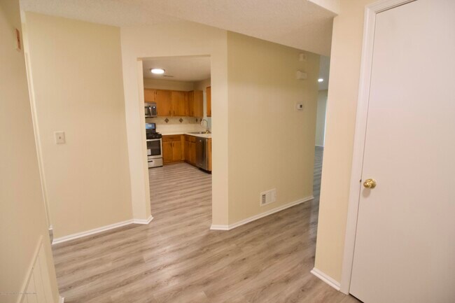 Foto del edificio - 43 Tulip Ln