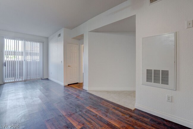 Foto del edificio - 231 W Horizon Ridge Pkwy