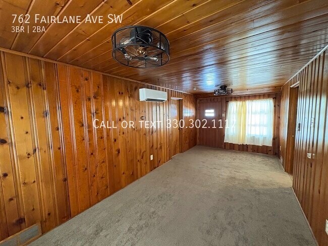 Foto del edificio - Three bedroom two bathroom home for rent