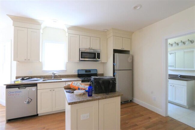 Foto del edificio - 221 Massachusetts Ave