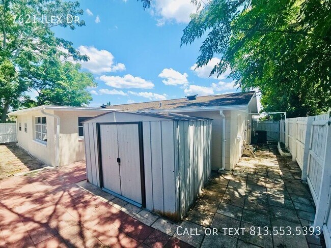 Foto del edificio - 7621 Ilex Dr
