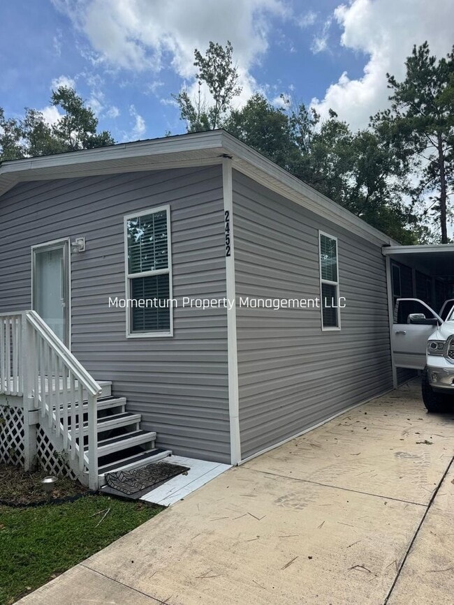 Building Photo - 2452 Ayerswood Dr