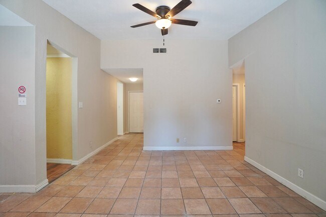 Building Photo - 6705 Rockridge Ct