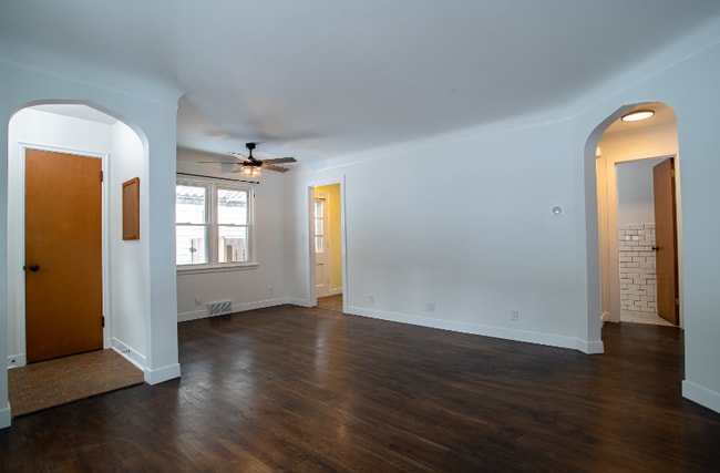 Foto del edificio - 4814 Erskine St