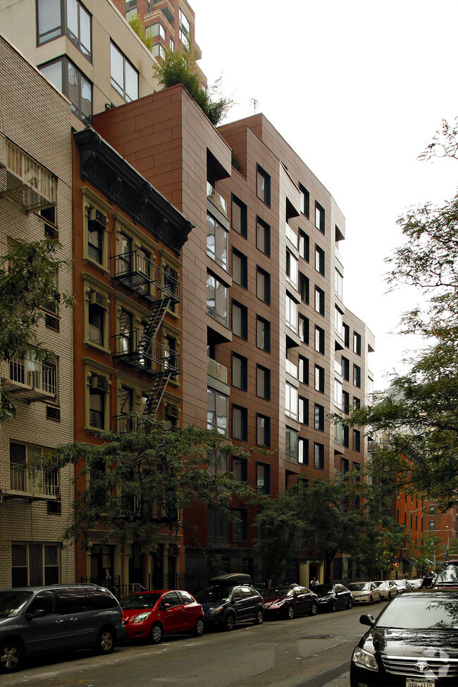 Primary Photo - Hudson Hill Condominium