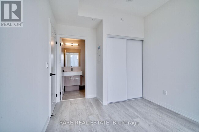 Photo du bâtiment - 280 Dundas St W