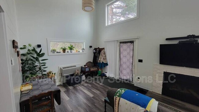 Foto del edificio - 4217-4217 Trinity Rd