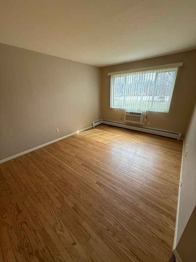 Living Room - River Park Apartments