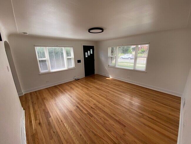 Sala de estar - 2212 Perry St