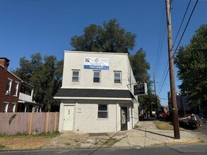Building Photo - 1740-1742 Walnut St