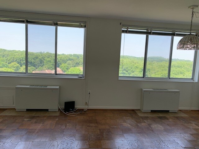 Foto del edificio - 10401 Grosvenor Pl