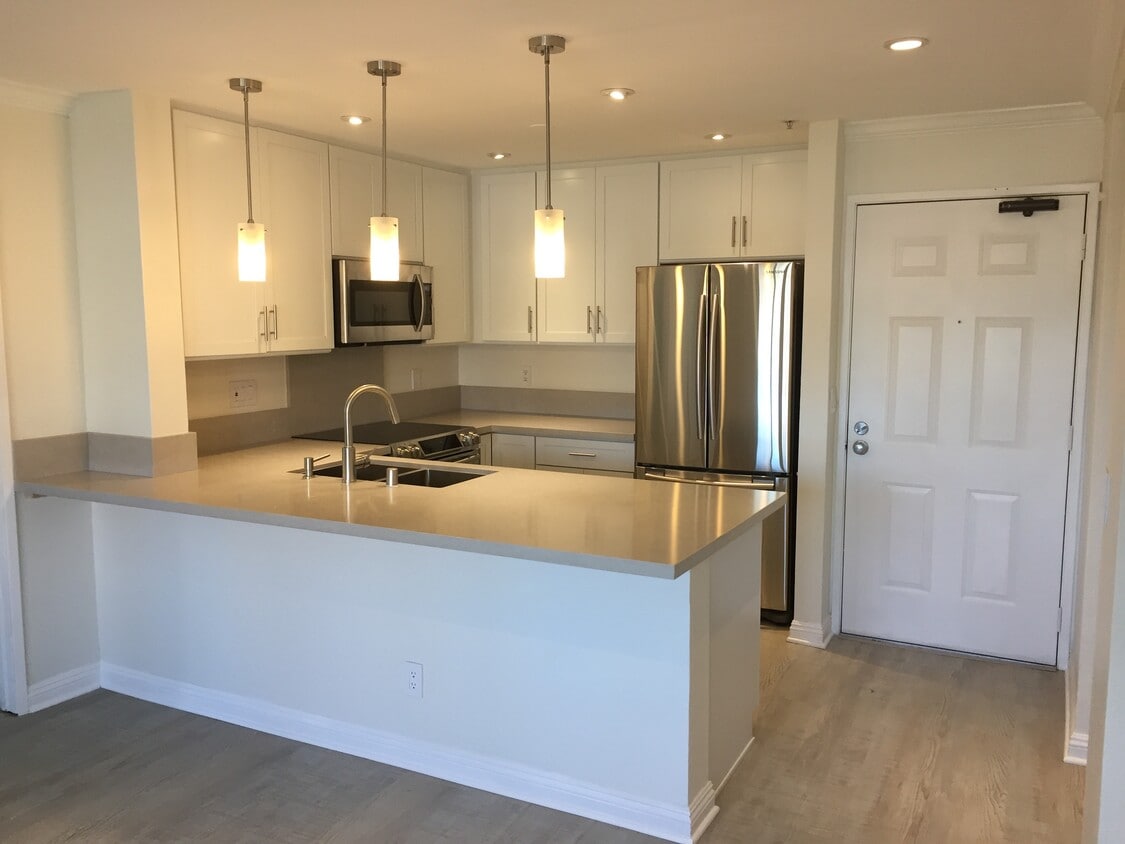 Kitchen - 8889 Caminito Plaza Centro